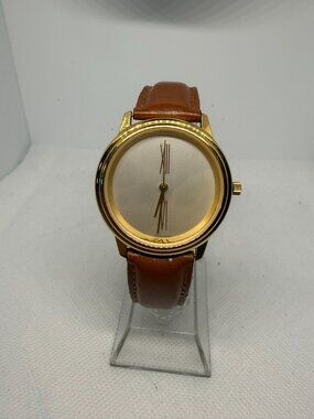 Vintage Swiss Made Men's Gold-Tone Minimalist Two-Numeral Watch Brown Leather